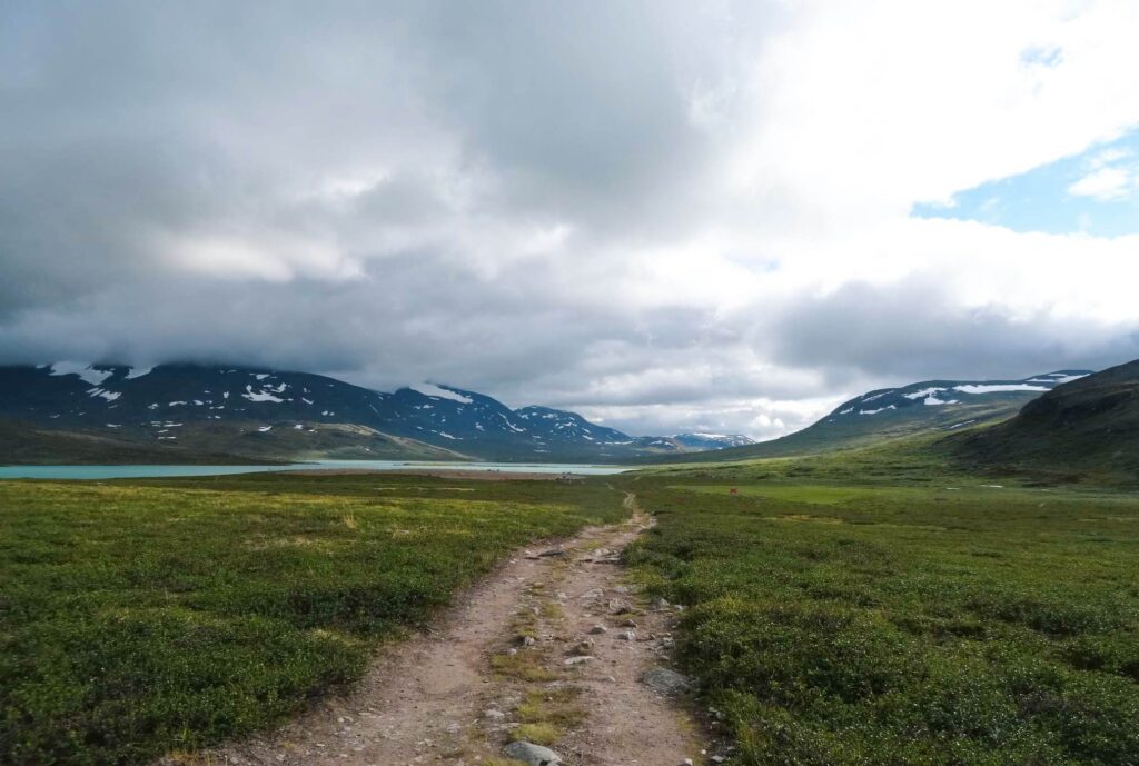 Ostatnia prosta w kierunku schroniska Alesjaure na trasie Fjallraven Classic