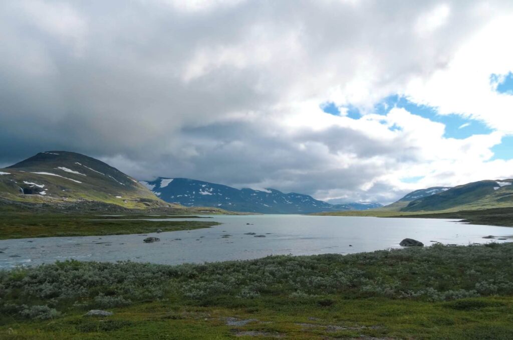 Jezioro Radujavri na trasie Fjallraven Classic
