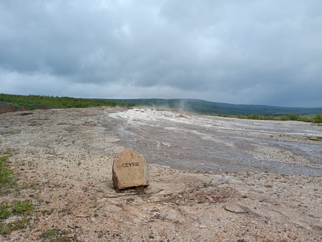 Geysir w dolinie Haukadalur
