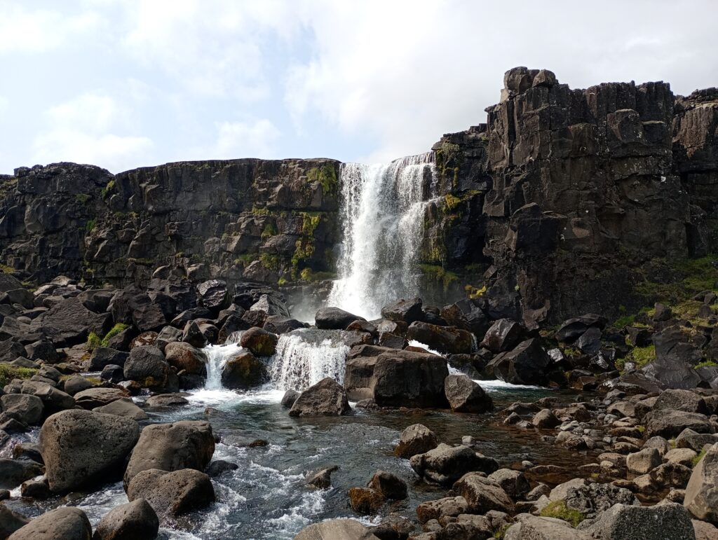 Wodospad Oxararfoss w parku narodowym Thingvellir