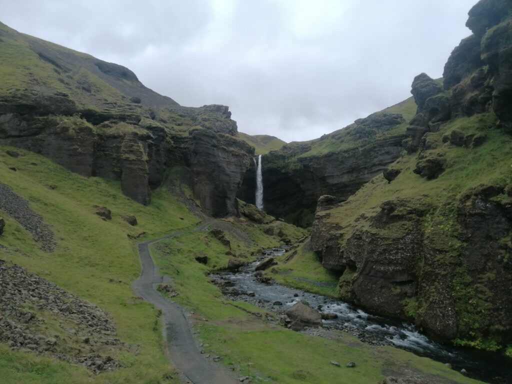 Wodospad Kvernufoss
