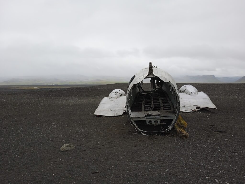 Wrak samolotu na Islandii – kadłub, Dakota C-117