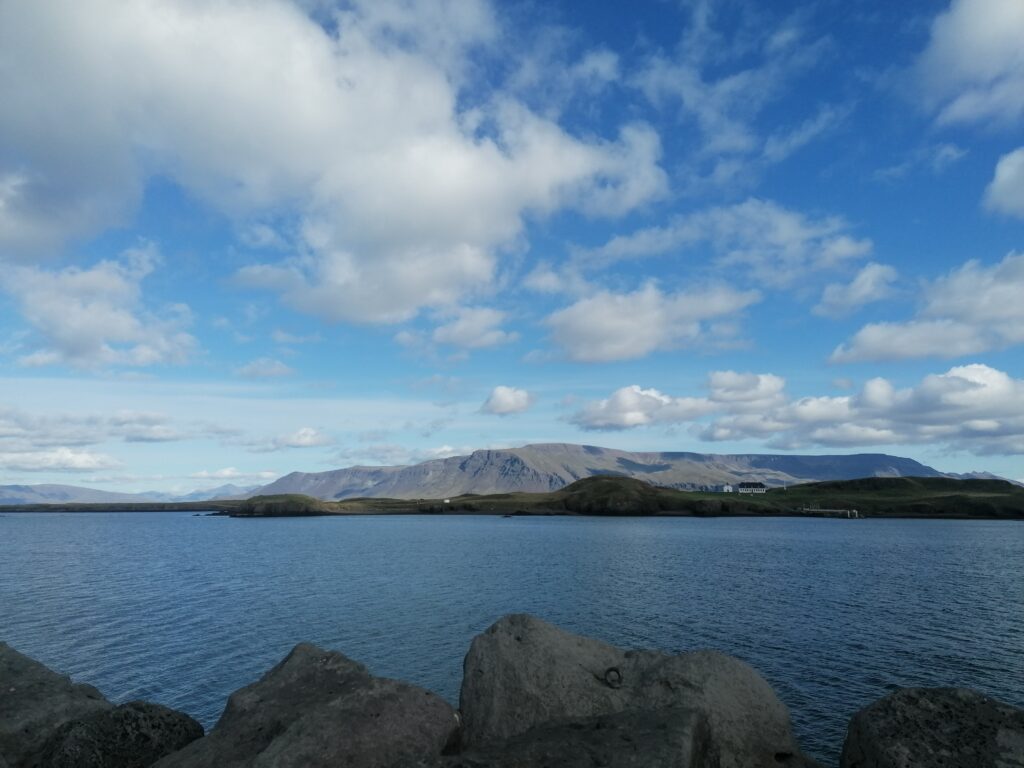Widok na wyspę Videy z Reykjaviku