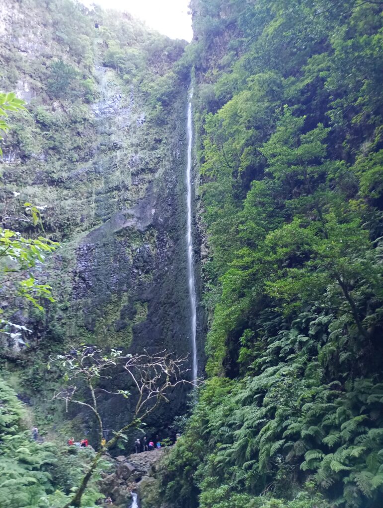 Wodospad Caldeirão Verde na szlaku PR9